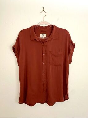 Cosmic Blue Love XL Rust Colored Short Sleeve Button-Down Blouse 100% Rayon